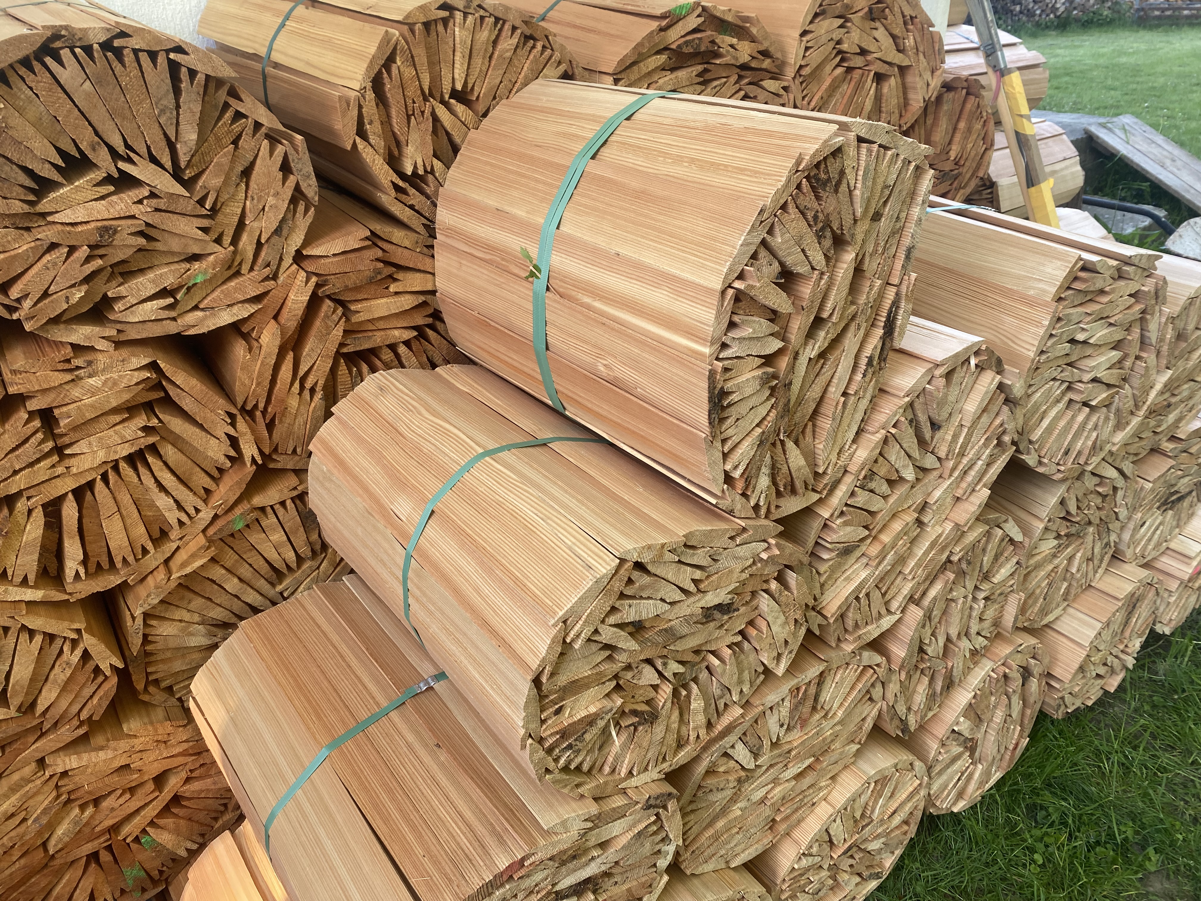 Valašský český smrekovcový šindeľ kónický 40 cm